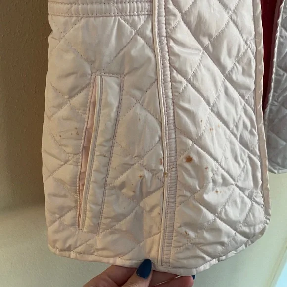 Thin white vest - Picture 6 of 8